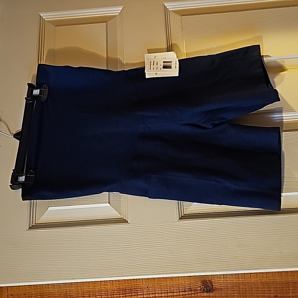 Spacedye pockets forever maternity biker shorts NWT